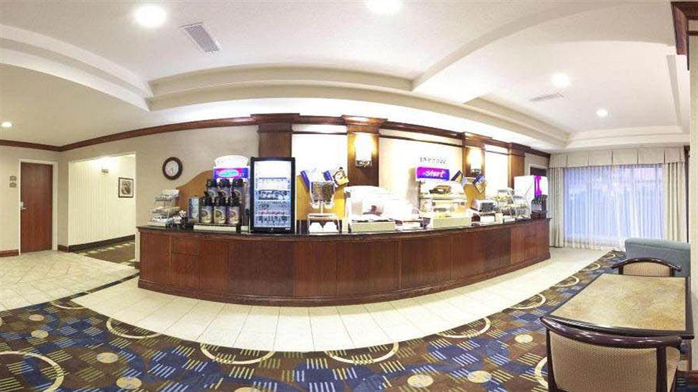 Holiday Inn Express Lawrence By Ihg Eksteriør bilde