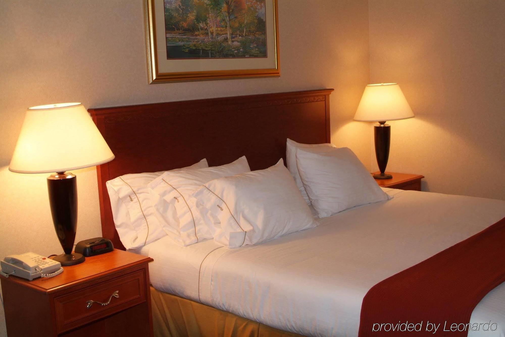 Holiday Inn Express Lawrence By Ihg Eksteriør bilde